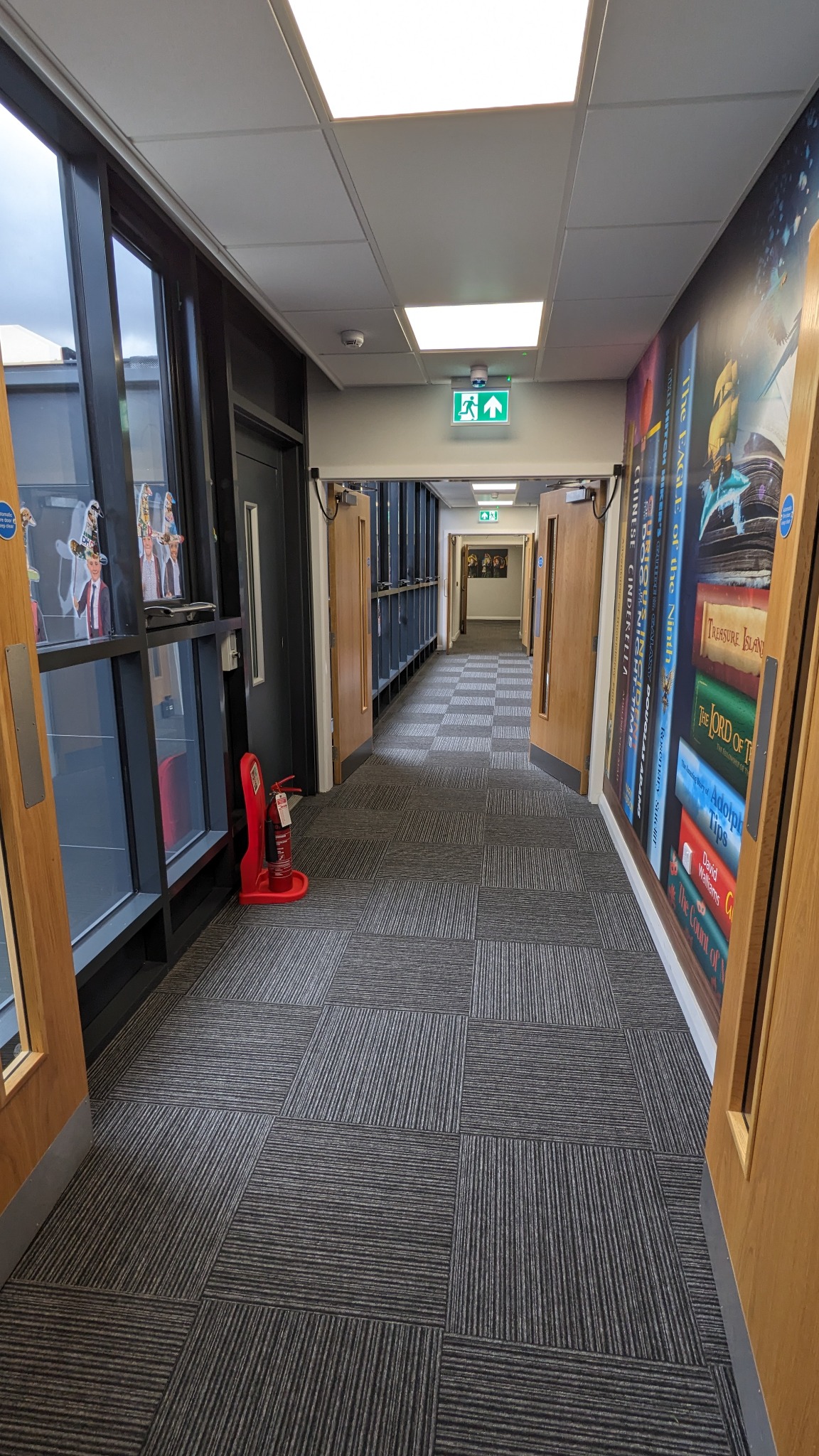 Themed learning corridor